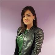 Studentessa di lingue impartisce ripetizioni di inglese e aiuto compiti